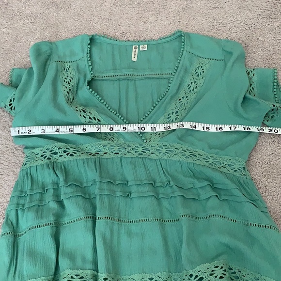 NWOT Versona Green Embroidered Tunic - Picture 8 of 8